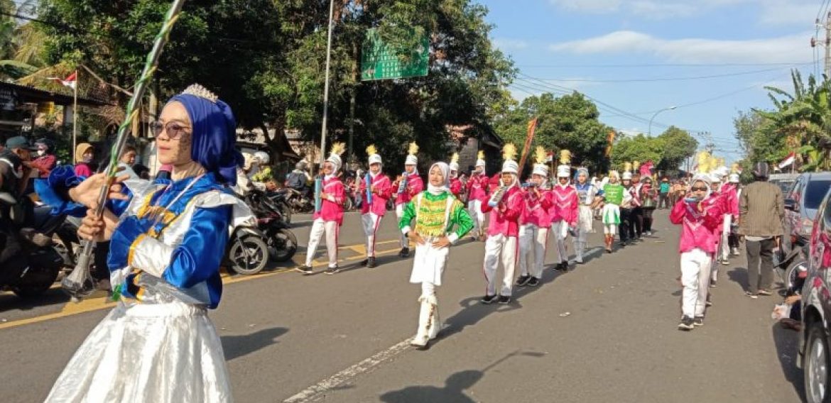 MTsN 3 Gunungkidul Meriahkan Pawai Budaya