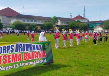 Matsema Bahana, Drum Band MTsN 3 Gunungkidul Tampil Memukau pada Upacara Hari Santri