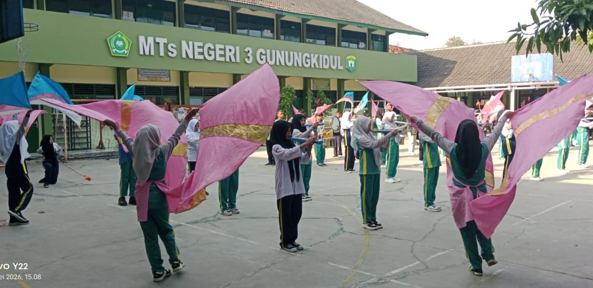 Harmoni di Bawah Langit Gunungkidul: Kedisiplinan Siswa MTsN 3 dalam Latihan Drumband